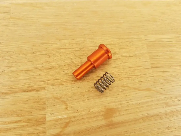 RETRO ARMS МАКЕТ КНОПКИ ПРИНУДИТЕЛЬНОГО ДОСЫЛАНИЯ ПАТРОНА AR15 A ORANGE 15774