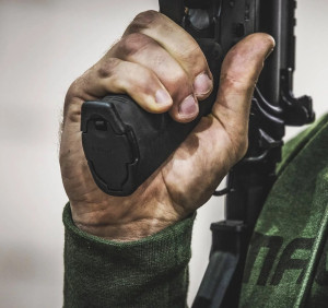 MAGPUL ПІСТОЛЕТНА РУКОЯТКА MOE GRIP - AR15/M4 BLACK MAG416-BLK
