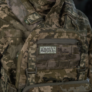 НАШИВКА ГРУППА КРОВИ AB(IV) RH(-) PVC 25Х60 MM14