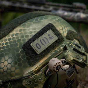 НАШИВКА ГРУПА КРОВІ O(I) RH(+) PVC 25Х60 OLIVE