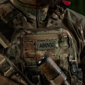 НАШИВКА ГРУПА КРОВІ AB(IV) RH(+) PVC 25Х60 OLIVE
