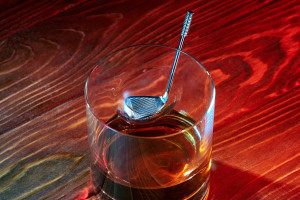 GUN AND FUN СКЛЯНКА ДЛЯ ВІСКІ З КЛЮЧКОЮ ДЛЯ ГОЛЬФУ