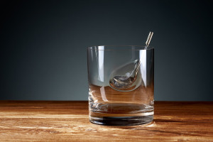 GUN AND FUN СКЛЯНКА ДЛЯ ВІСКІ З КЛЮЧКОЮ ДЛЯ ГОЛЬФУ