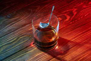 GUN AND FUN СКЛЯНКА ДЛЯ ВІСКІ З КЛЮЧКОЮ ДЛЯ ГОЛЬФУ