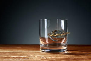 GUN AND FUN СТАКАН ДЛЯ ВИСКИ С ДЕТАЛИЗИРОВАННОЙ ФИГУРКОЙ ПОДВОДНОГО ОХОТНИКА