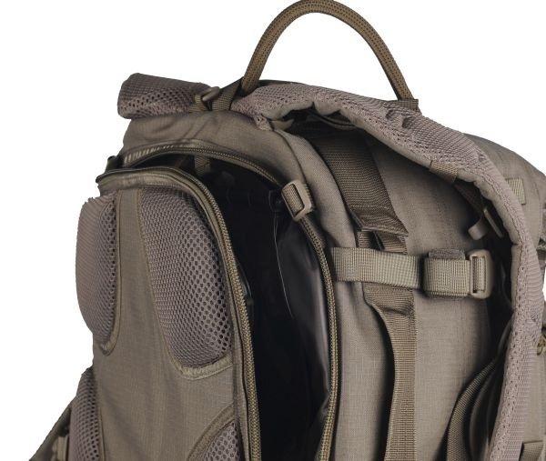 ФРАНЦ. РЮКЗАК С ГИДРАТОРОМ SAC DE COMBAT 45L MODELE 2009 COYOTE