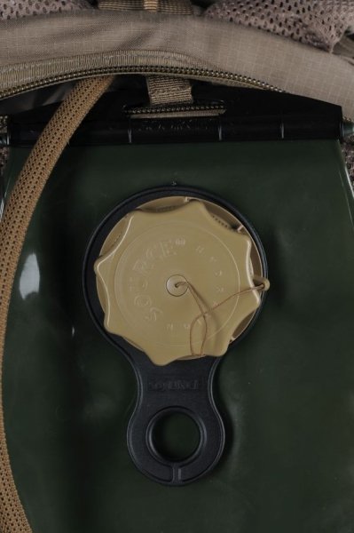 ФРАНЦ. РЮКЗАК С ГИДРАТОРОМ SAC DE COMBAT 45L MODELE 2009 COYOTE