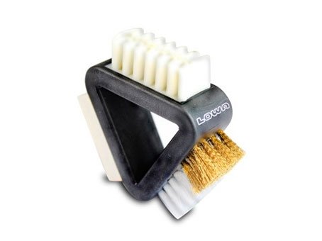LOWA ЩЕТКА ДЛЯ ЧИСТКИ ОБУВИ TRIANGLE BRUSH 830633/0001